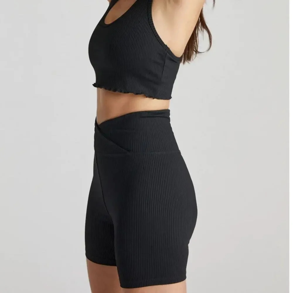 STRUT-THIS Black Bike Short XS Rib V Cut Compression Slimming Amelia Revolve NEW - Picture 2 of 10